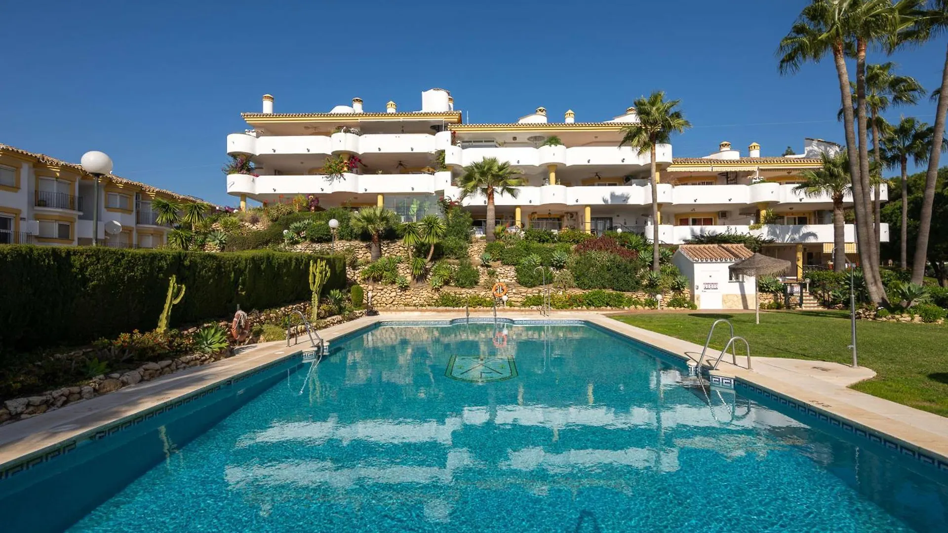 2 Beds Apartment In Calahonda With Golf And Beach Sitio de Calahonda 0*,  إسبانيا
