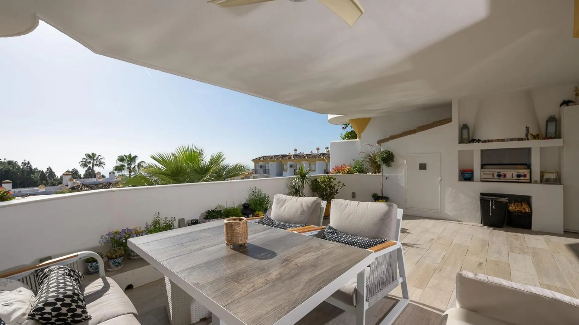 2 Beds Apartment In Calahonda With Golf And Beach Sitio de Calahonda إسبانيا
